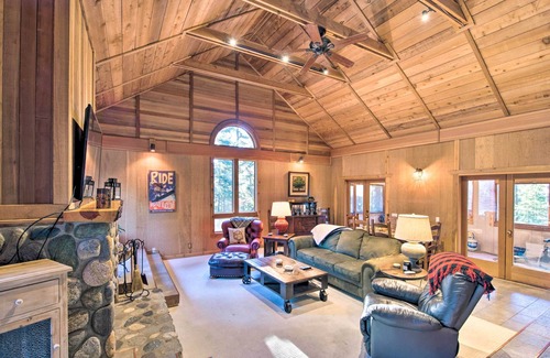 Ardenvoir Cabin | Cabin w/ Hot Tub: 14 Miles to Leavenworth!