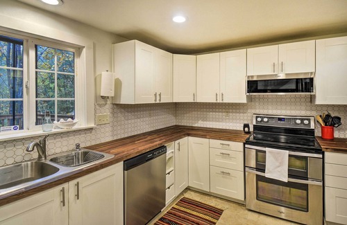 Shelton Cabin | Cabin w/Hot Tub, 25 Mi to Olympic Nat'l Park