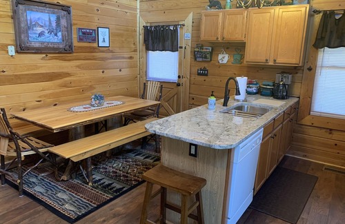 Sevierville Cabin | Cabin w/loft & beautiful updates, indoor fun/hot tub/new grill & communal pool!