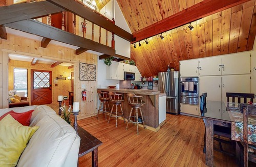 Lake Arrowhead House | Cabin w/private hot tub, 2 fireplaces, game room & Private lake trail access