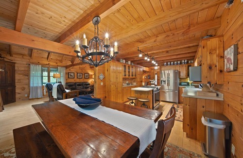 Foscoe Cabin | Cabin with plenty of Amenities
