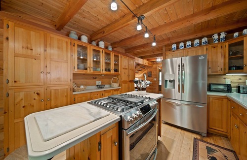 Foscoe Cabin | Cabin with plenty of Amenities