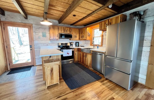 West Jefferson Cabin | Cabin with views, Med.dog friendly,screened porch,fire table,WIFI,foosball