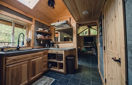Port Angeles Cabin | Cabin - Wood Nestled King Cabin Near Olympic National Park