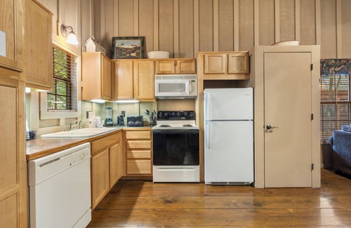 Branson Cabin | Cabins at Green Mountain