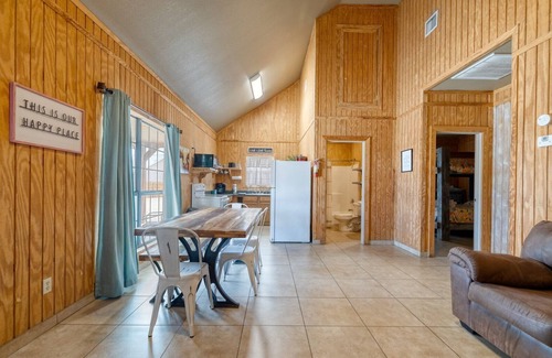 Concan Cabin | Cabins by the Frio River - River Rock Cabin #2