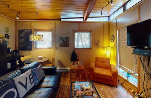 Logan Cabin | Cabins In Hocking - Happy Hippie