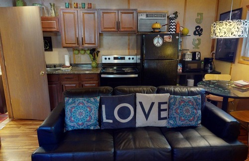 Logan Cabin | Cabins In Hocking - Happy Hippie