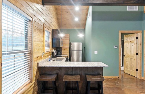 Wilsonville Cabin | CABINS OF LAY LAKE AT BEESWAX CABIN #4