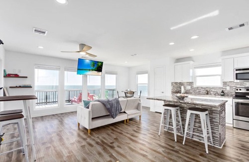 Port Bolivar House | Cabn By the Sea Ultra Secluded Beachfront Home