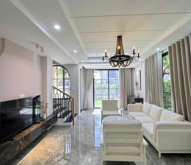 Duong To Villa | Cabo villa 3 bedrooms with public pool