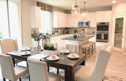 Jurupa Valley House | ❃Cache Way-Luxurious Model Home❃Perfect for Family Retreat❃Fast Wifi❃King Beds❃