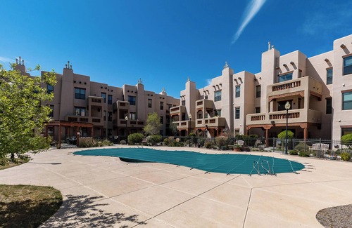 Southside Condo | Cactus Flower | Pool and Hot Tub Access!