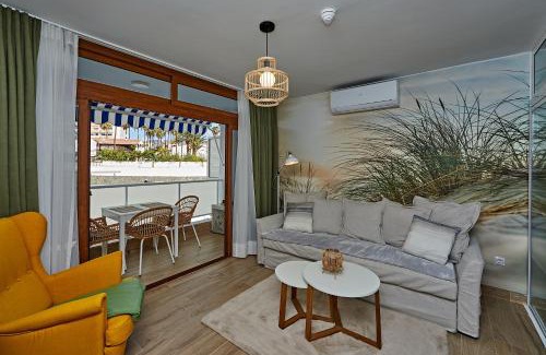 Playa del Ingles Apartment | Cactus Sombrerudo- bright apartment next to Yumbo