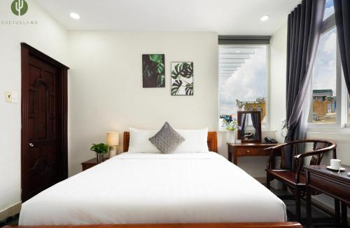 Ba Queo Hotel | Cactusland Hotel Tan Binh Near T3 Station