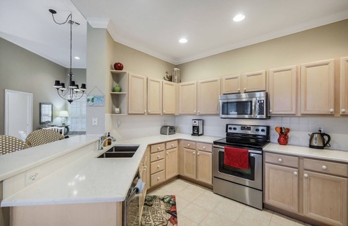 Tropical Cove House | Caddie's Cabin at Lexington CC Golf Village