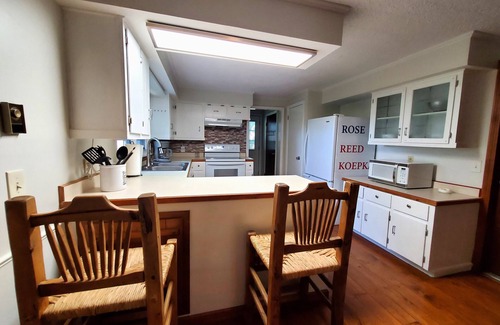 Stockton House | Caddyshack - Located on Stockton Golf Course