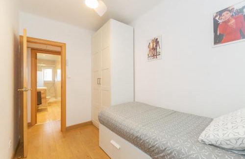 Cornella de Llobregat Apartment | Cadilac Cornellà ,Parking free, Tram, Metro, Bus