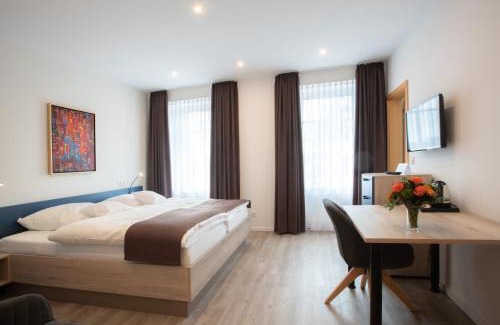 Hagen am Teuteburger Wald Hotel | CAESARO Hotel & Pizzeria - 20 Jahre Familienunternehmen