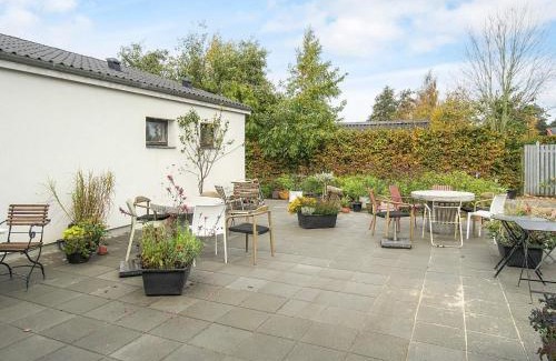 Reersø House | Cafe Vilhelm Holiday Centre