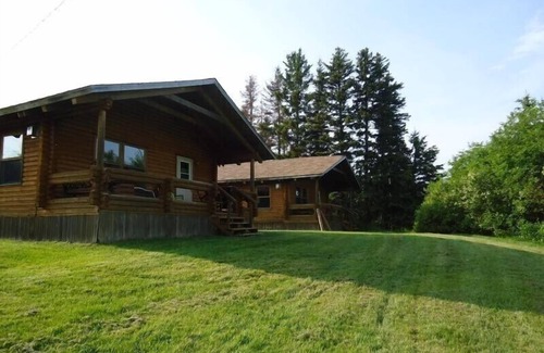 Margaree Forks House | Cajun Cedar Log Cottages 2 Bdrm - Cape Breton Unit 2