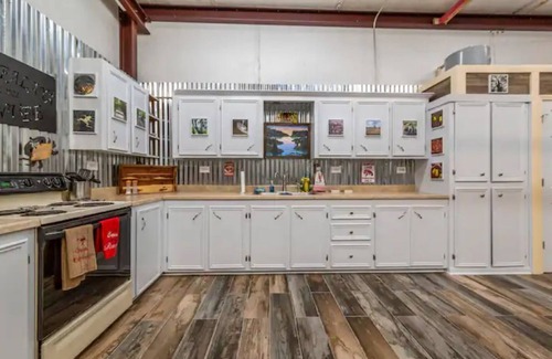 Butte La Rose Apartment | Cajun rustic industrial studio style