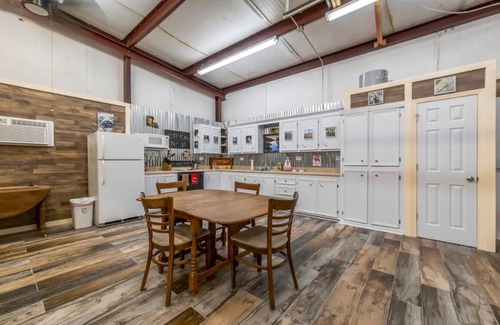 Butte La Rose Apartment | Cajun rustic industrial studio style