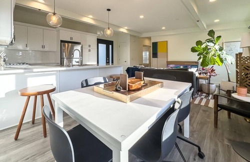 San Luis Obispo House | Cal Poly Hillside Retreat