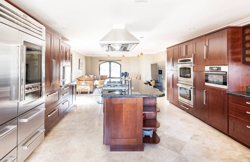 Calabasas House | Calabasas Vila lake View Home