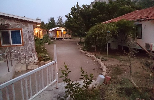 Avlana Cabin | Calba Garden House