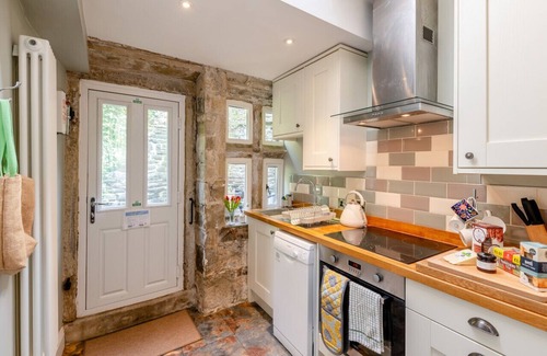 Halifax House | Calder Cottage - One Bedroom House, Sleeps 2