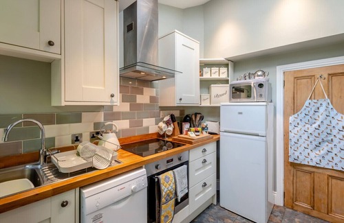 Halifax House | Calder Cottage - One Bedroom House, Sleeps 2