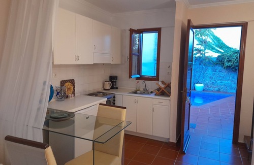 Atsipópoulon Apartment | Calergi Residence 9 - 1BDR/1LVR Stylish Apartment-Pool Paradise - MONTHLY OFFERS