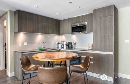 Victoria Park Apartment | Calgary Tower View » 35th » AC » Parking » Netflix