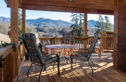 Bryson City House | Calhoun House Inn & Suites