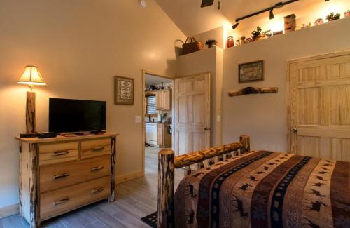 Bryson City House | Calhoun House Inn & Suites