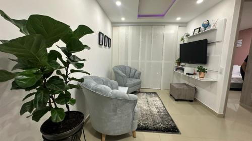 Cali Apartment | CALI Acogedor y Completo, Apto cerca de Jardin plaza, con piscina, parqueadero y aire acondicionado