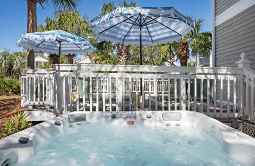 Crystal Shores House | Calico Scallop by AvantStay Priv Pool Hot Tub