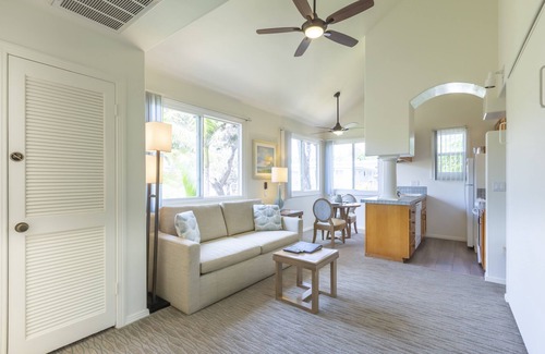 Del Mar Hotel | California Coastal Charm in Del Mar! Outdoor Pool, Free Parking, Kitchenette!