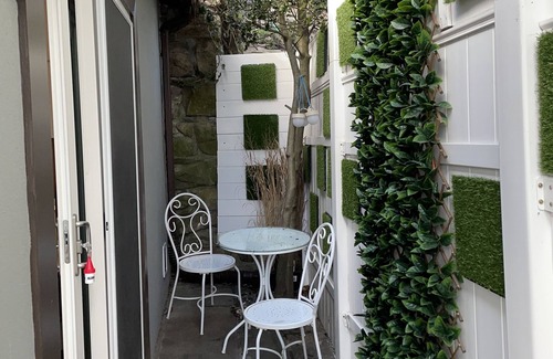 Riverside Cottage | California cozy cottage/studio in the middle of the Greenwich