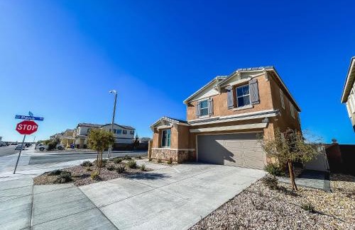 Victorville House | California high desert 3 bedroom retreat