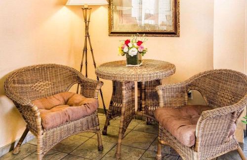West Park Community Hotel | California Inn and Suites Bakersfield