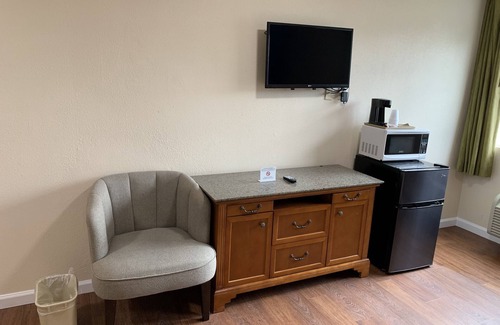 West Park Community Hotel | California Inn and Suites Bakersfield