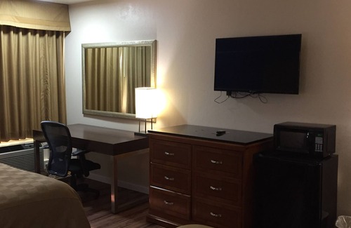 West Park Community Hotel | California Inn and Suites Bakersfield