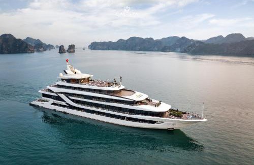 Bai Chay Boat Rental | Calista Cruise - A Ha Long Bay Spectacle