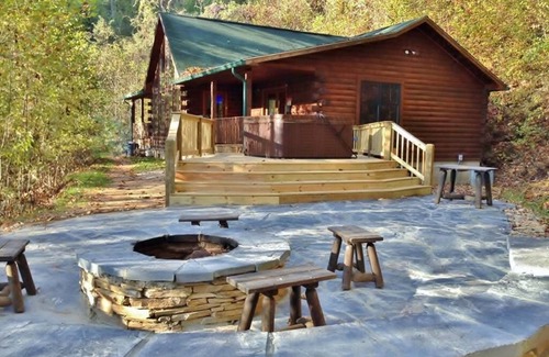 Bryson City Cabin | Call of the Wild - Free Railroad Tours - Secluded Cabin with Peaceful Patio and