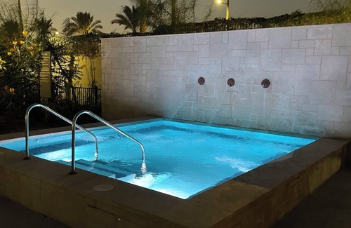 Qasr an-Nil Apartment | Calm 3BR In The Heart Of Cairo With Pool