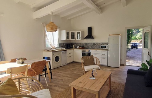 Le Pradet Apartment | Calm and cosy