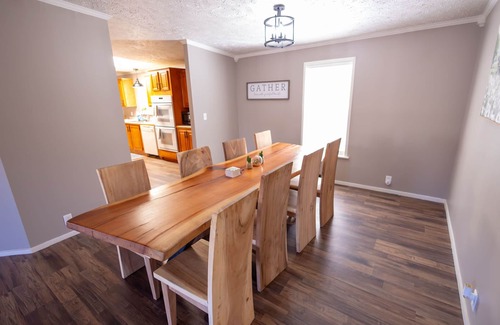 Brixey House | Calm Lakefront Retreat | Fishing, Kayaking & More