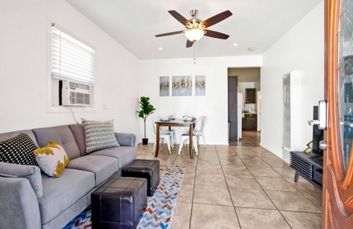 Valinda House | Calm Oasis BBQ 2-Bedroom Sanctuary with Backyard and High-Speed Internet
